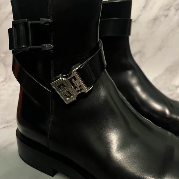 Gevinchy Black Squared Buckle Ankle Boots - Picture 4 of 10
